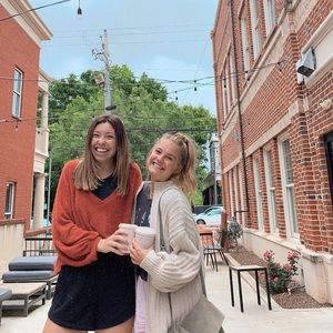 Meet your Posher, Carlee